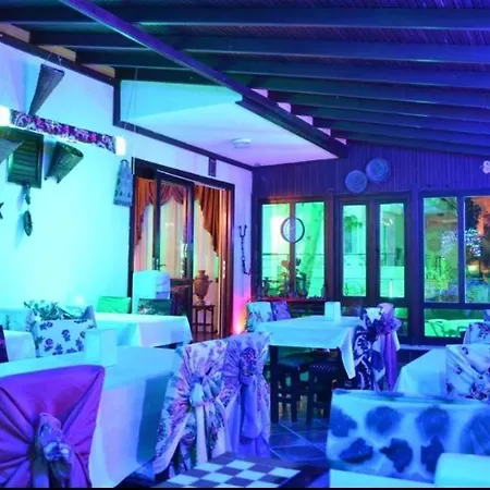 Hotel Esra *